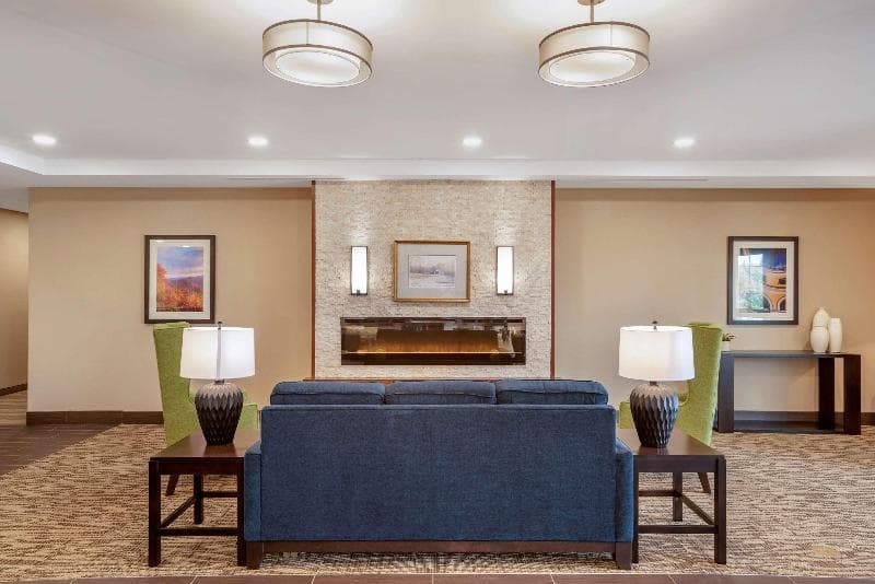 Comfort Inn & Suites 5
