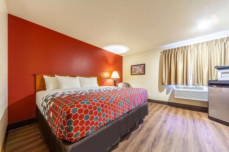 Econo Lodge Sioux Center 3