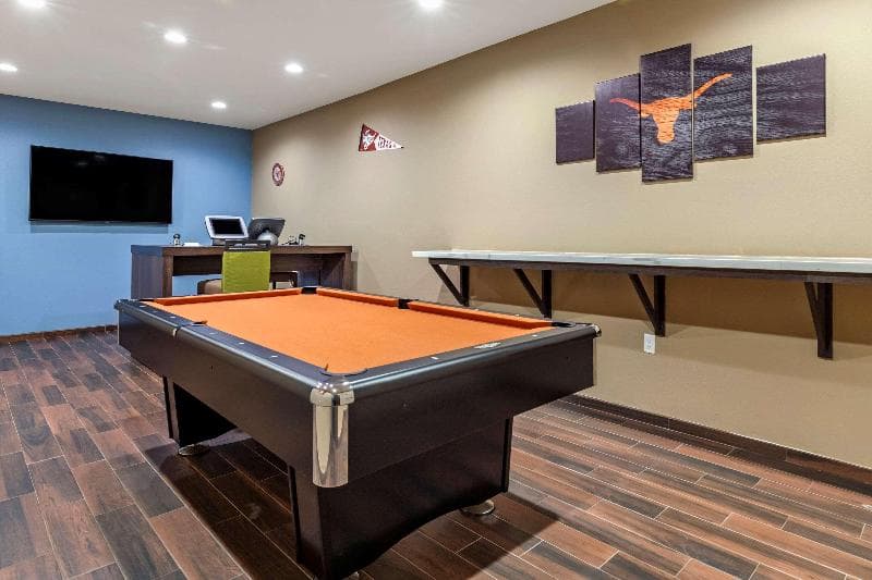 Comfort Suites 4