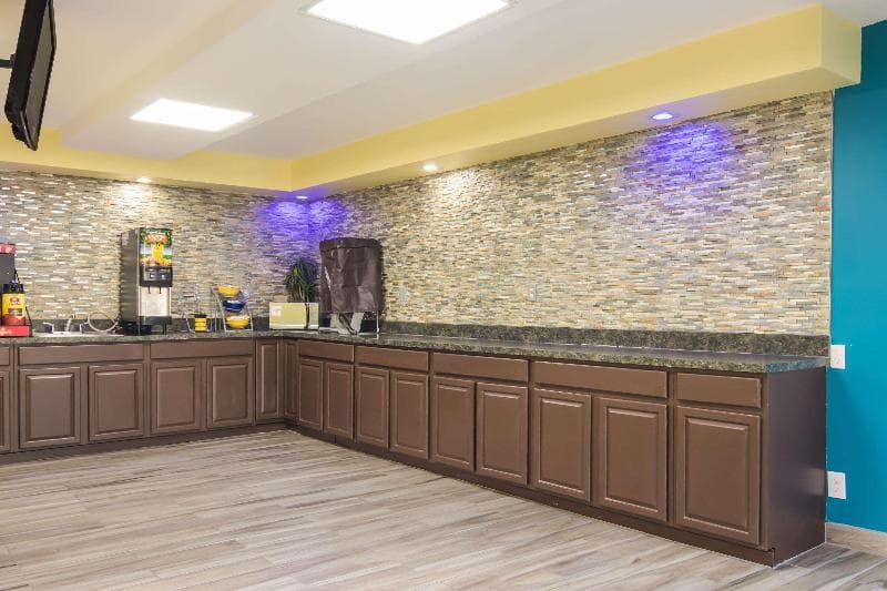 Rodeway Inn & Suites Monroeville-Pittsburgh 5