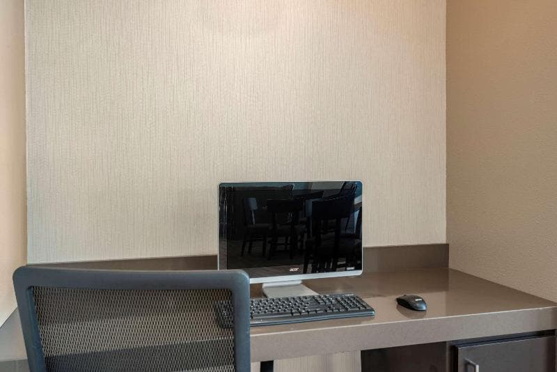 Mainstay Suites main