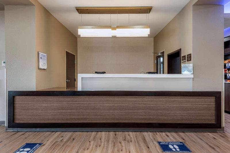 Mainstay Suites 5