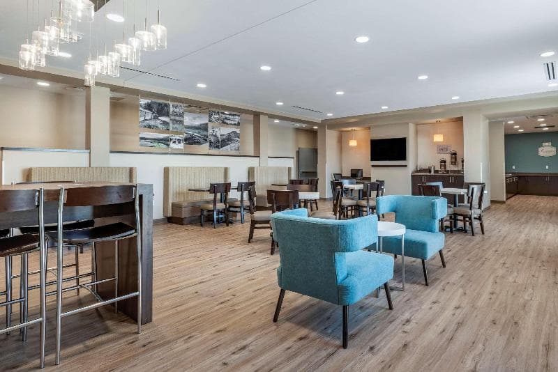 Mainstay Suites 3
