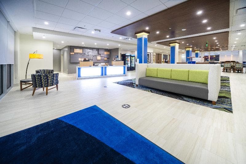 Holiday Inn Express & Suites Fort Myers Airport photo 1