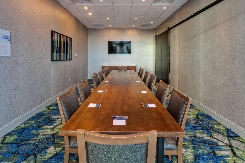 Holiday Inn Express & Suites Cedar Springs – Gra photo 1