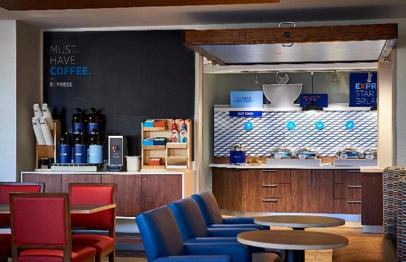 Holiday Inn Express And Suites – Glendale Downtown 3