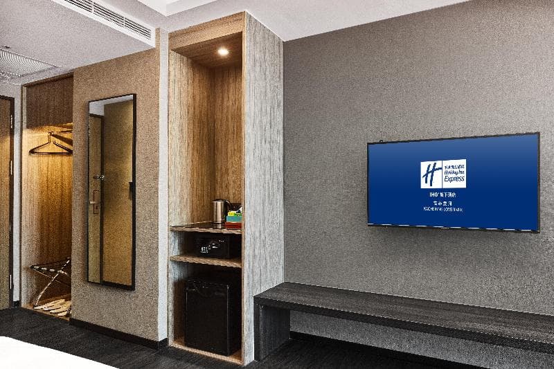 Holiday Inn Express Kaohsiung Love River 5