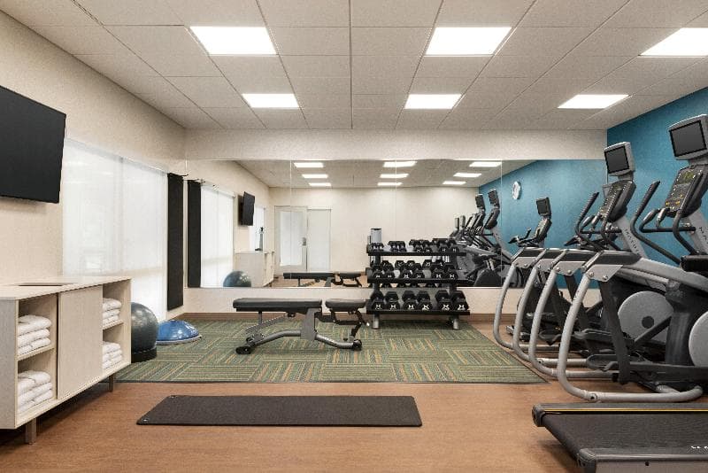 Holiday Inn Express & Suites Beaver Dam 2