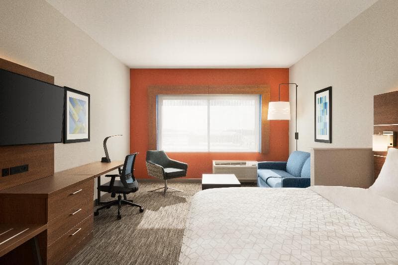 Holiday Inn Express & Suites Beaver Dam 4