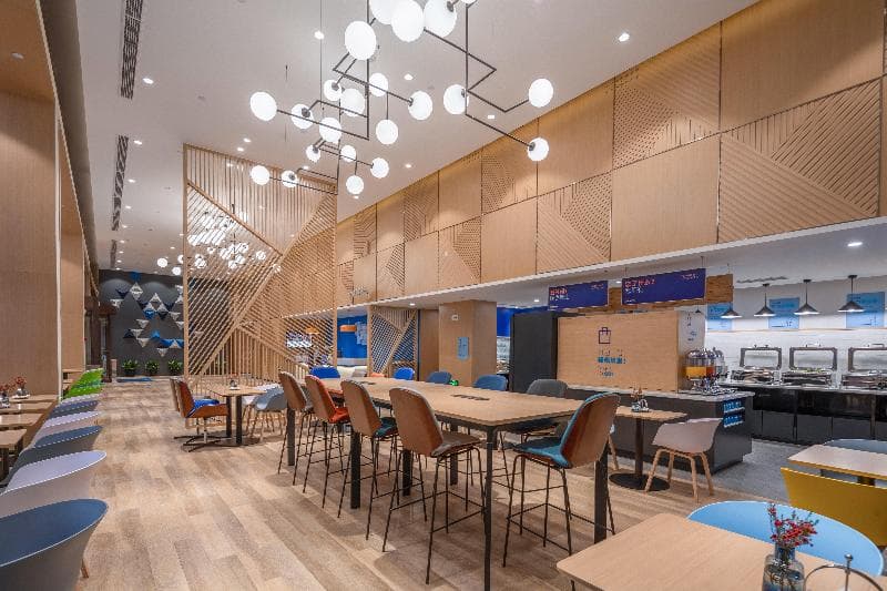 Holiday Inn Express Ningbo City Center 5