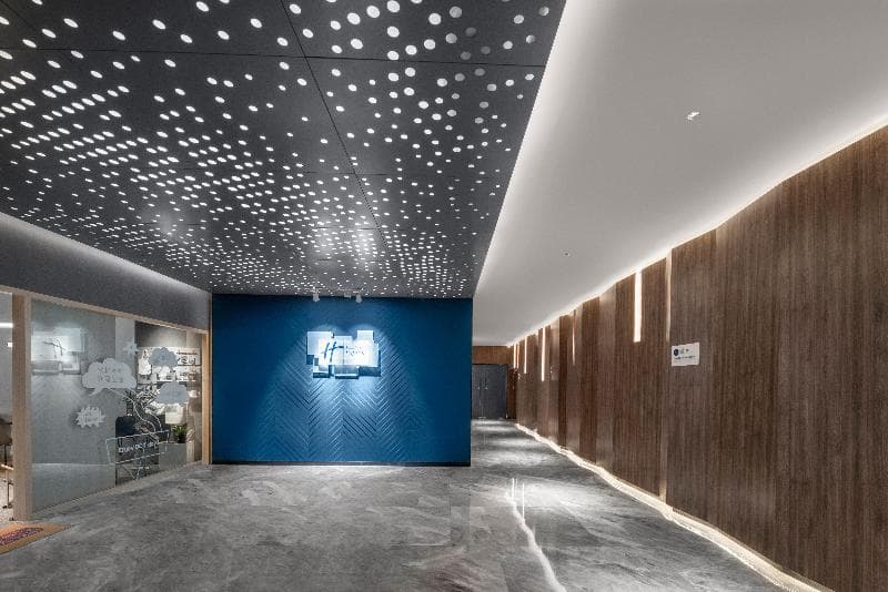Holiday Inn Express Zhuhai Gongbei 4