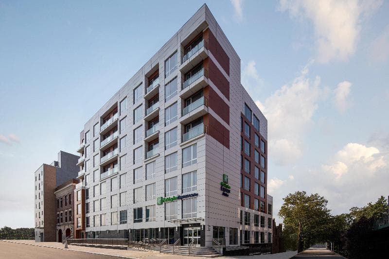 Holiday Inn Express & Suites Woodside LaGuardia Airport 3