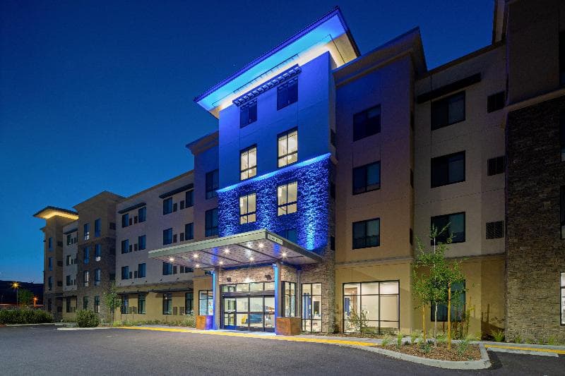 Holiday Inn Express & Suites Valencia - Santa Clarita 2