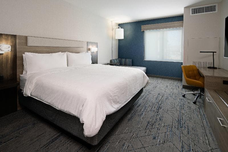 Holiday Inn Express & Suites Valencia - Santa Clarita 3