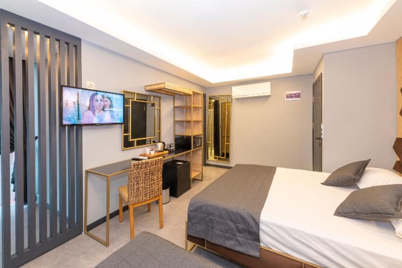 Fly And Stay Airport Hotel 2