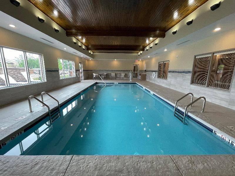 Holiday Inn Express & Suites Ft. Smith - Airport 3