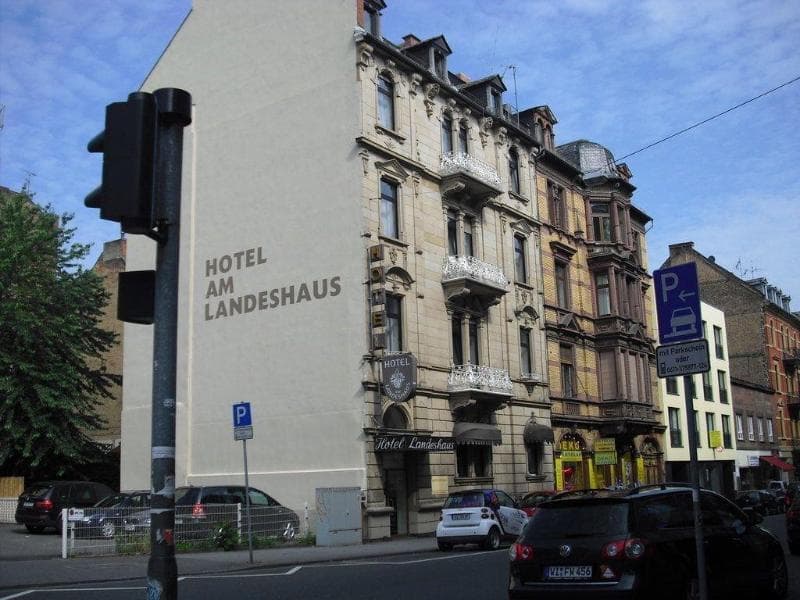Am Landeshaus 4