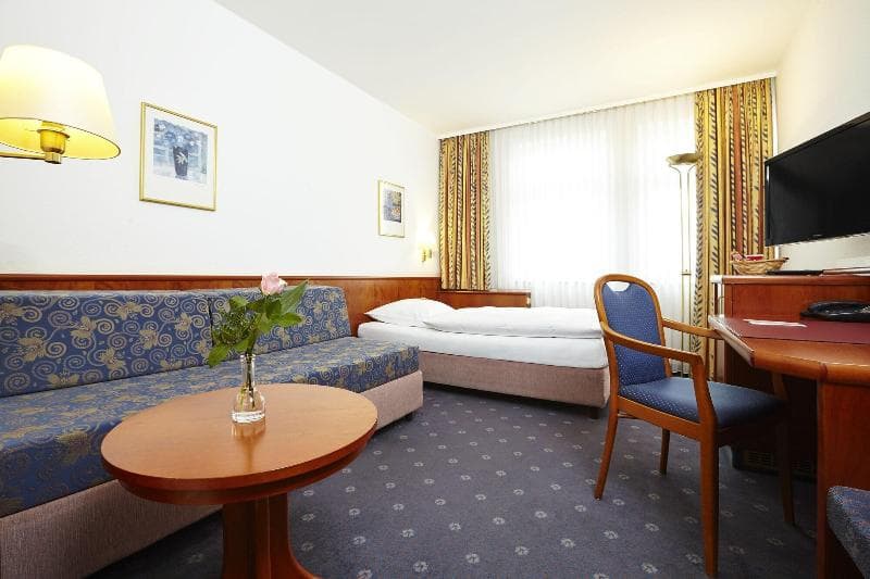 Trans World Hotel Columbus 4