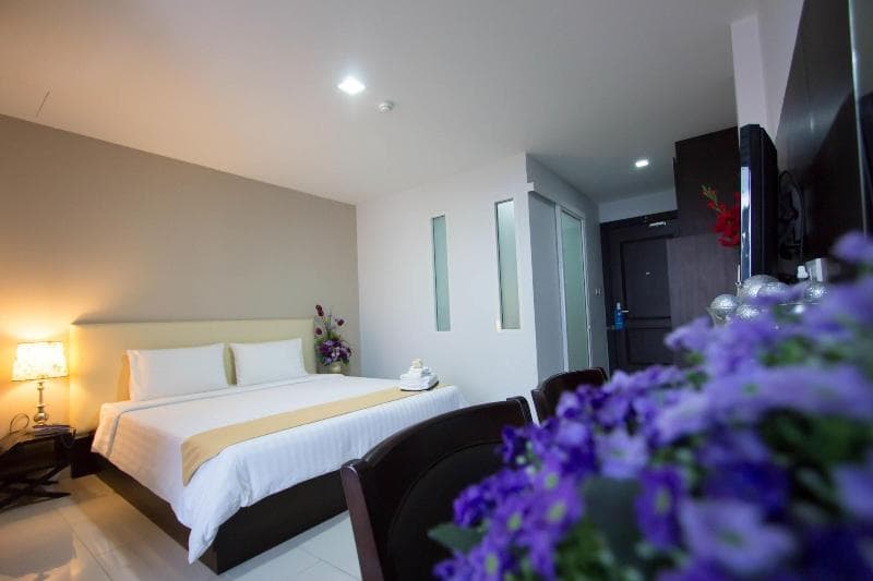 Primetime Hotel 4