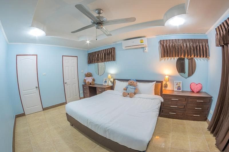 Empire Villa photo 1