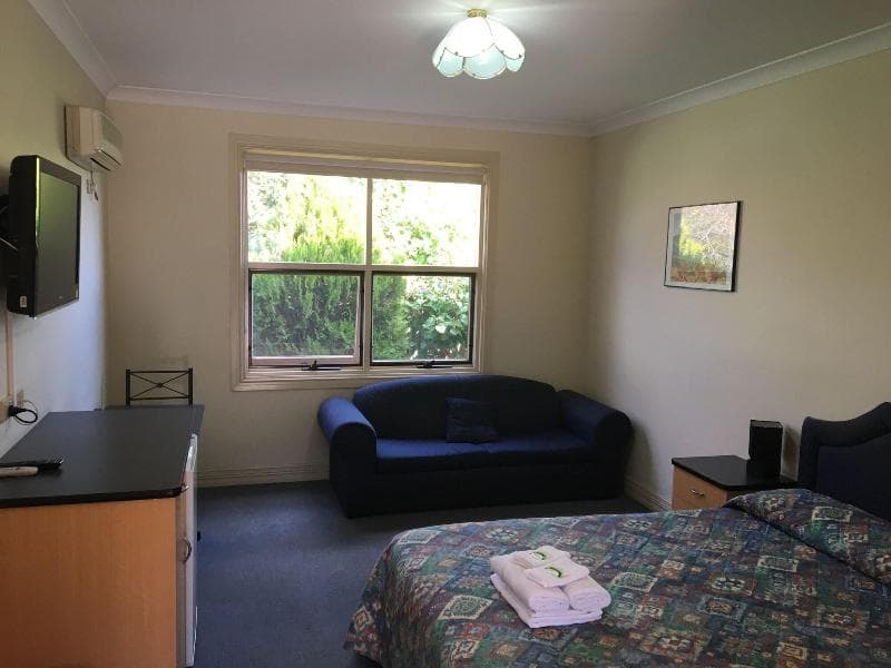 Valley Hotel 4