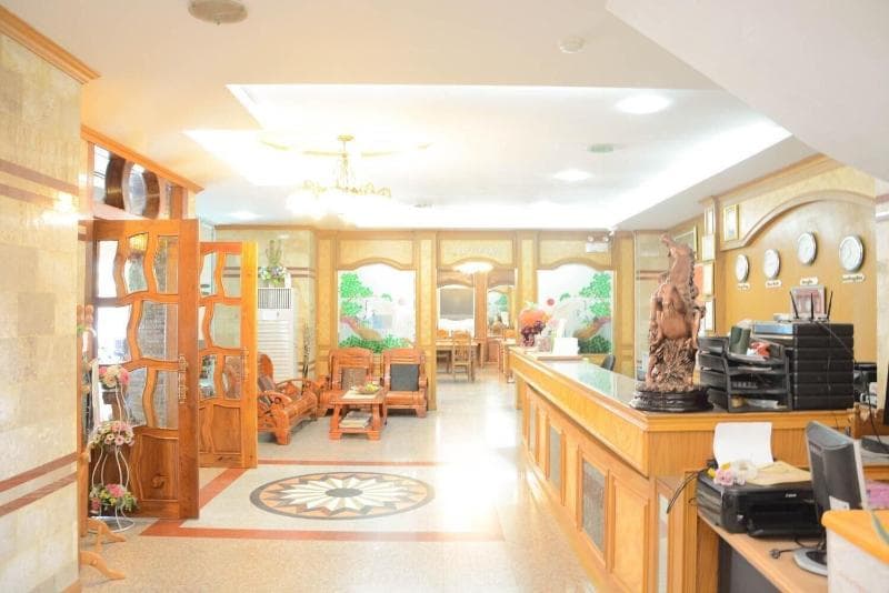 Submukdaphoomplace Hotel 4