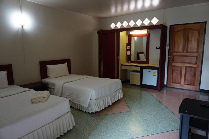 Srisomthai Hotel photo 1