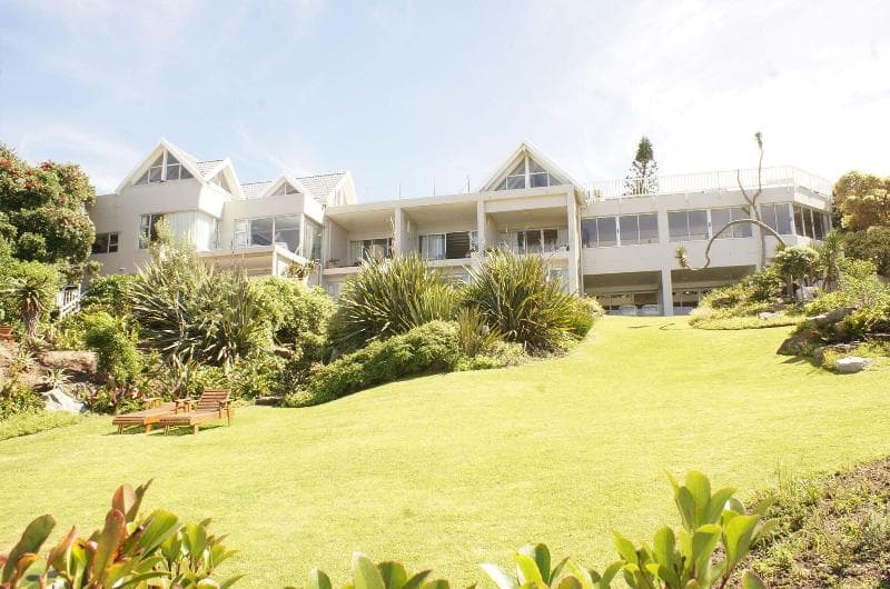 The Pink Lodge On The Beach 5