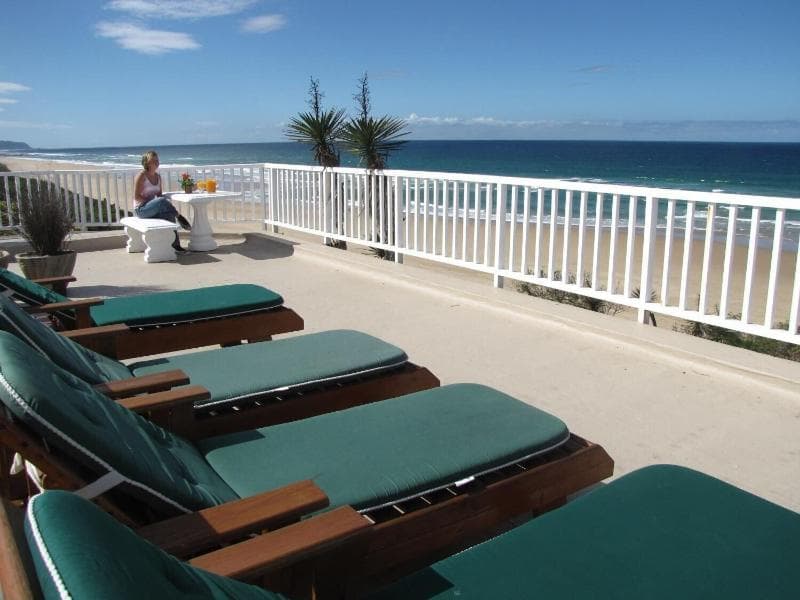 The Pink Lodge On The Beach main