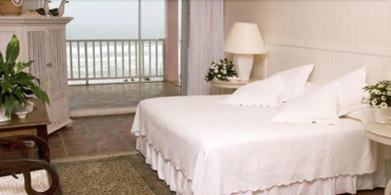 The Pink Lodge On The Beach 3