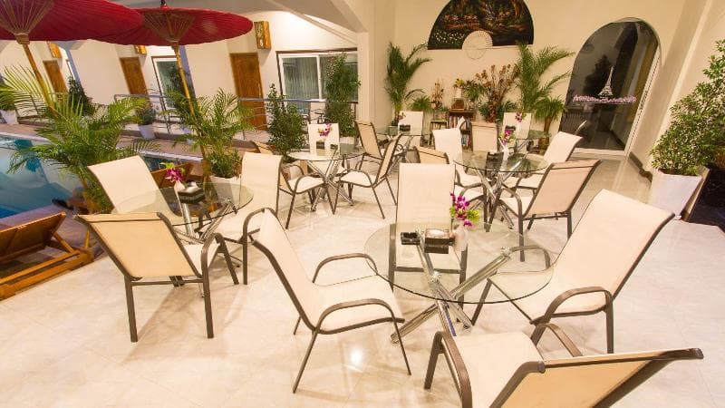 Nok Resort & Hotel main