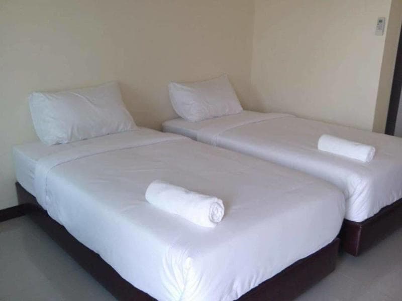 Eskimo Resort main