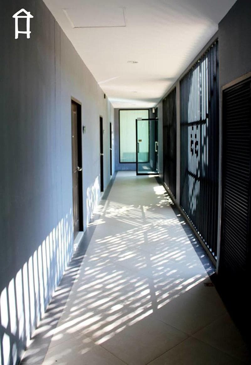 House 945 photo 1