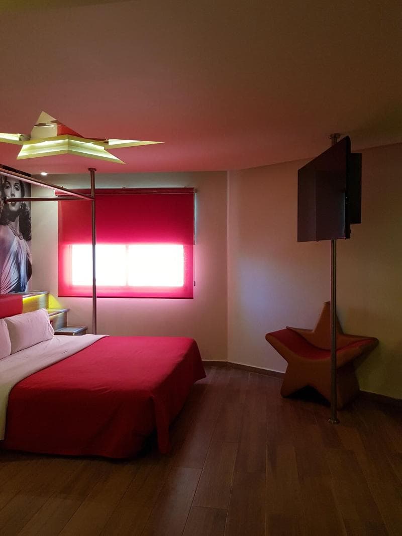 Hotel Hollywood 4