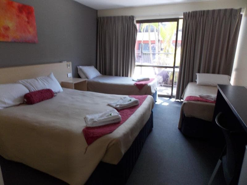 Currimundi Hotel Motel 5