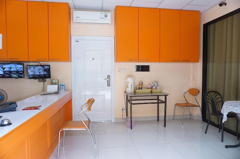 Jirasin Hotel & Apartment 3