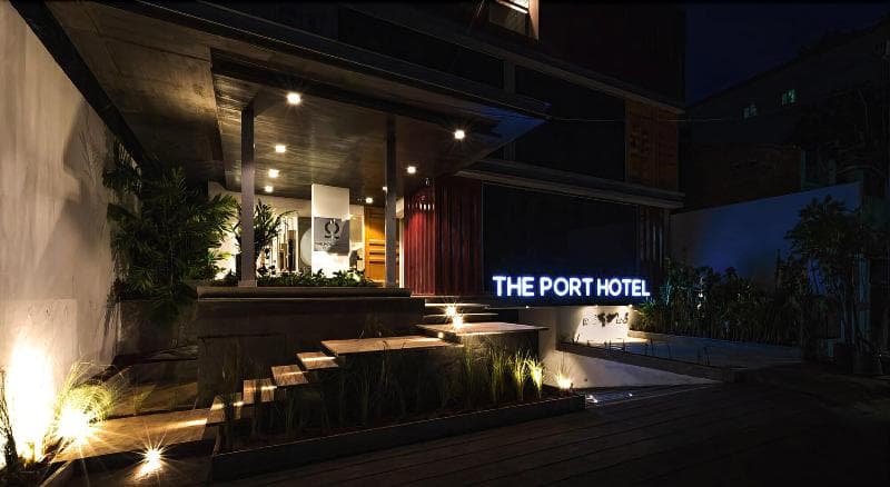The Port Hotel 4