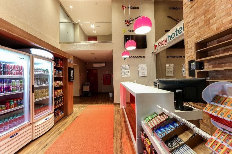 Play Hotel 4