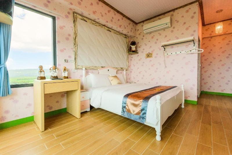 Emilia Villa photo 1