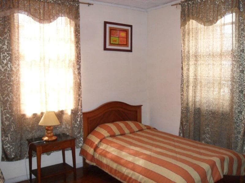 Hostal Volunteer House main