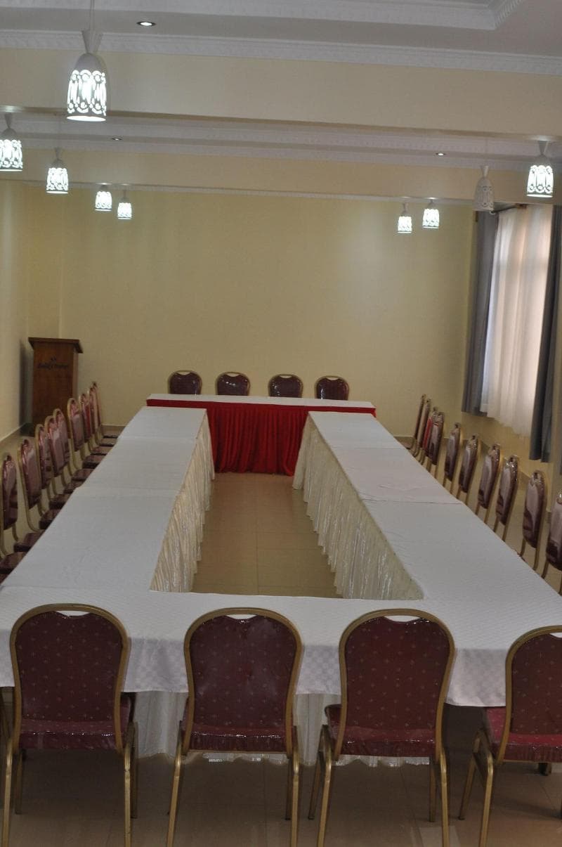 Peaks Hotel Limited main