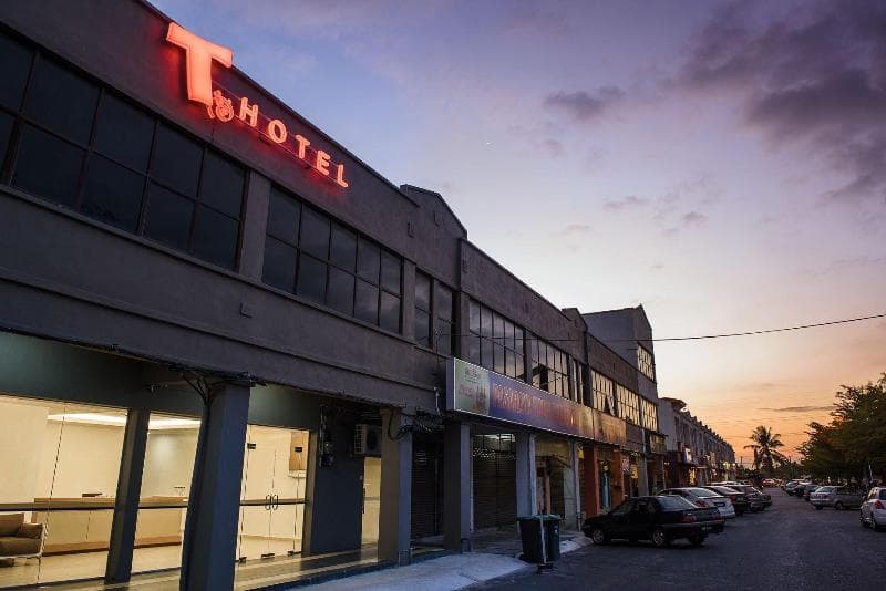 T Hotel Anggerik 3