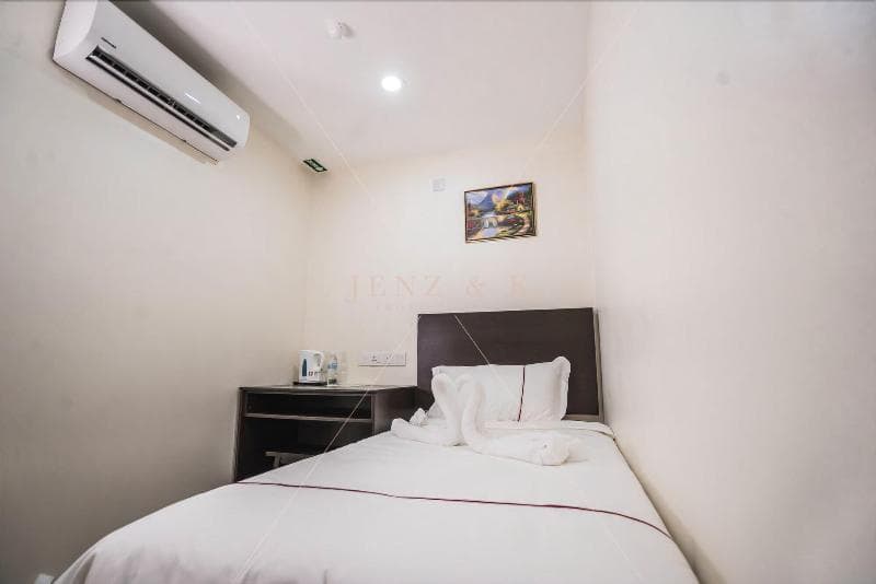 Dcozy Hotel main