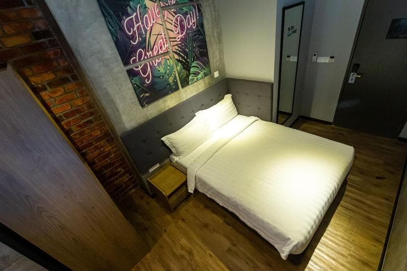 Brown Hotel 3