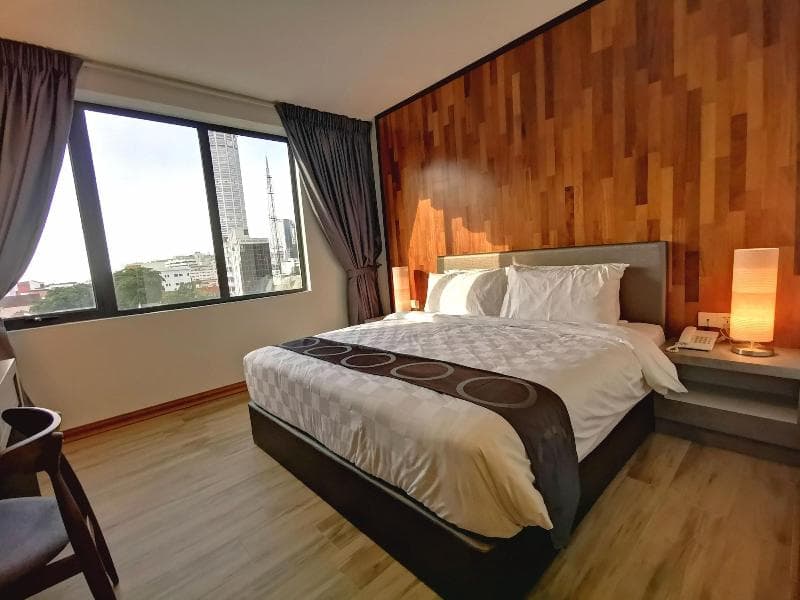 Frame Hotel 4