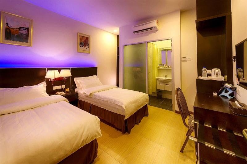 E-Red Hotel Cosmo 4