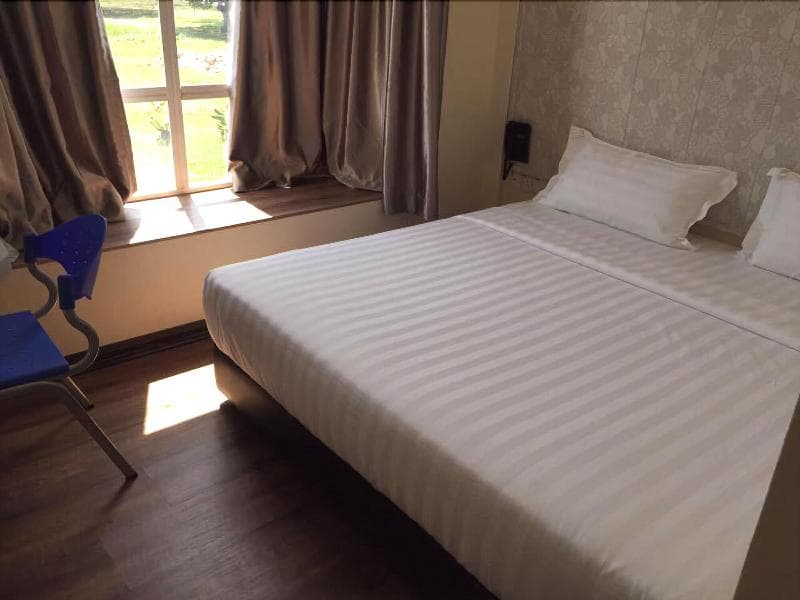 Expo Hotel main