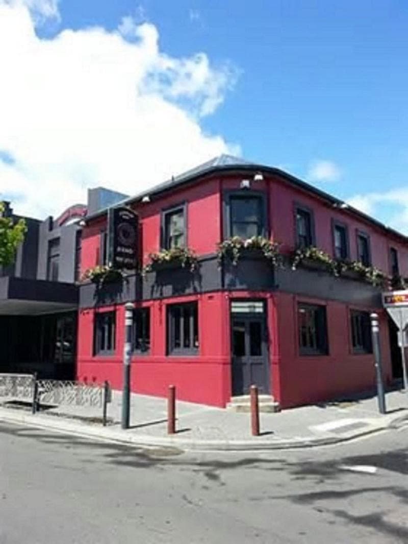 Queens Head Hotel 3