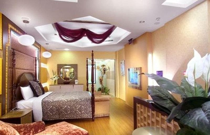 Motel Fabulous 3