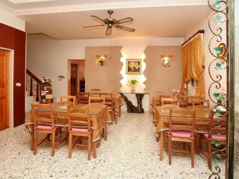 Sweetheart House main